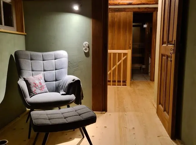 Am Waldessaum * كورورت أوبين